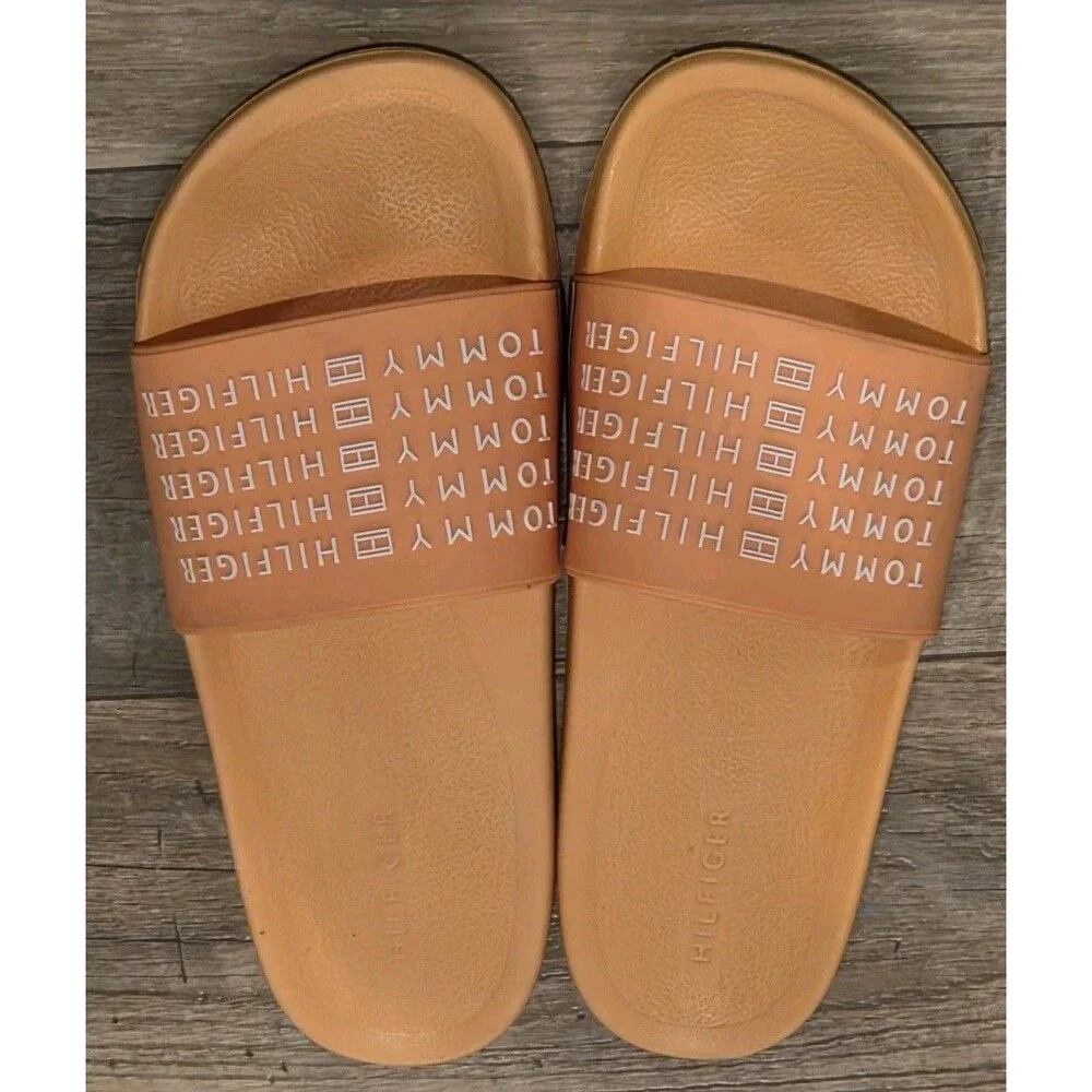Tommy Hilfiger Esco-C slide sandals featuring a high relief logo strap -Size 10M